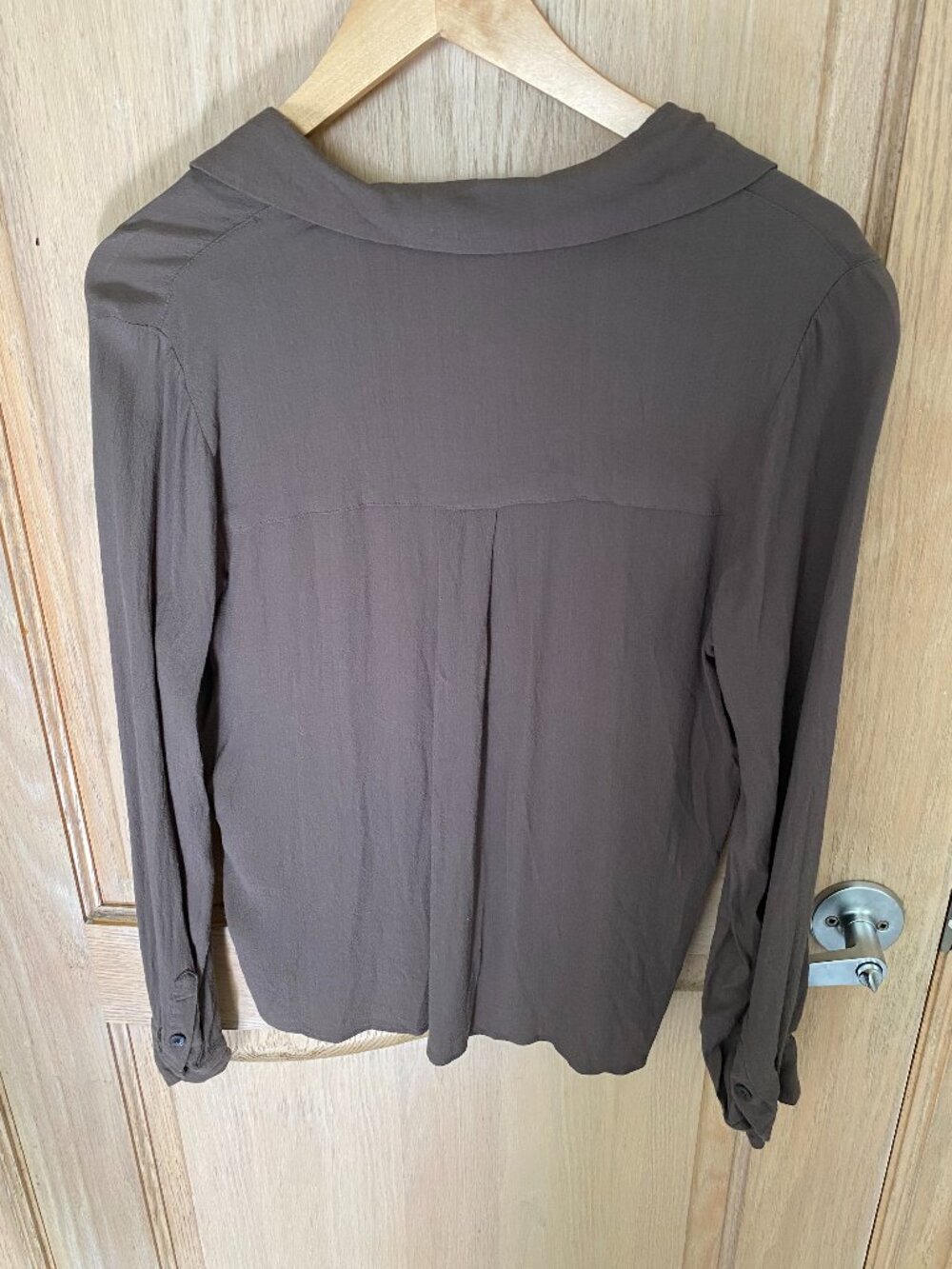Buttoned blouse - Picture 4 of 6